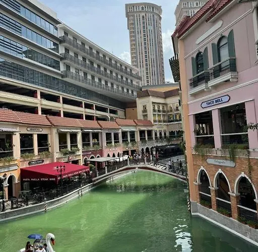 Cozi Venice Luxury Residences Mckinley Bgc With Pool Apartment *